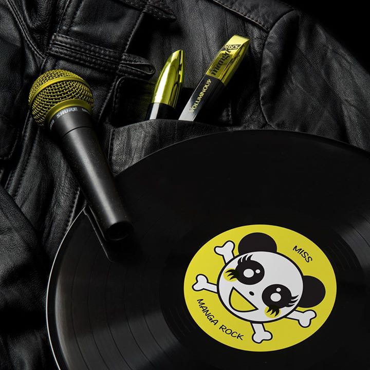 L’Oreal Paris #RockingLashes Giveaway